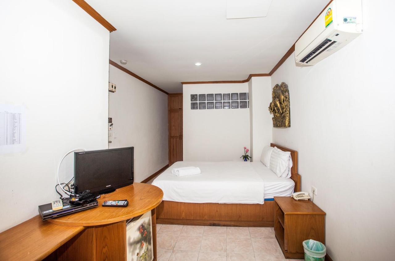 Hotel Andaman Sea Patong Esterno foto