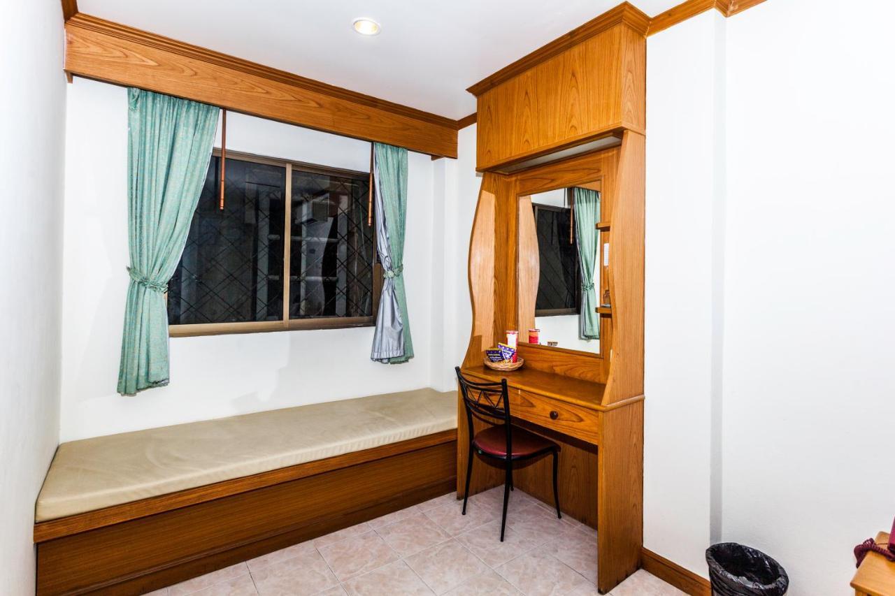 Hotel Andaman Sea Patong Esterno foto