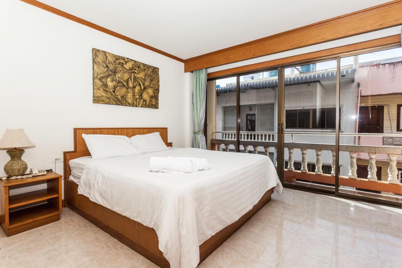 Hotel Andaman Sea Patong Esterno foto