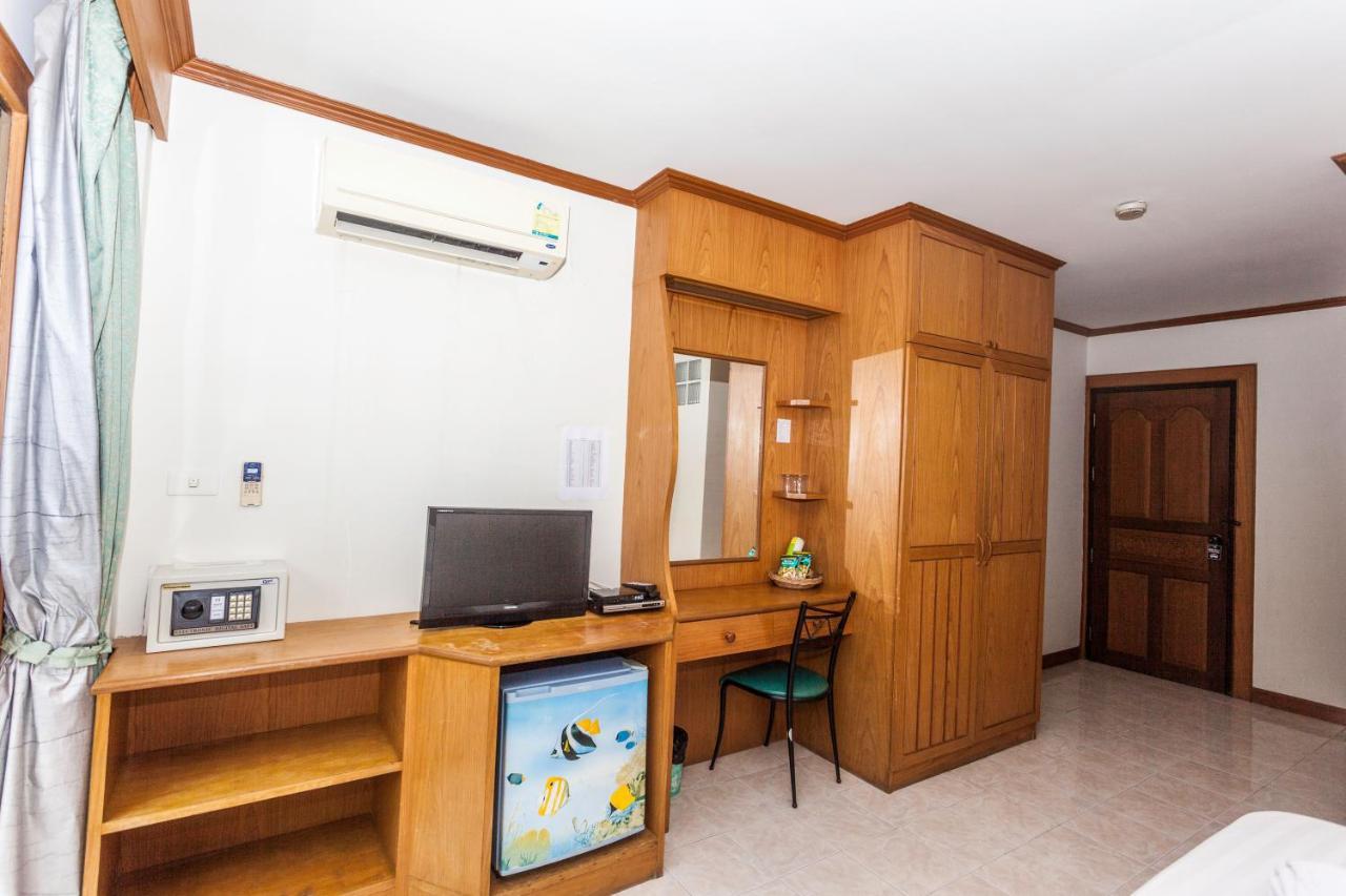 Hotel Andaman Sea Patong Esterno foto